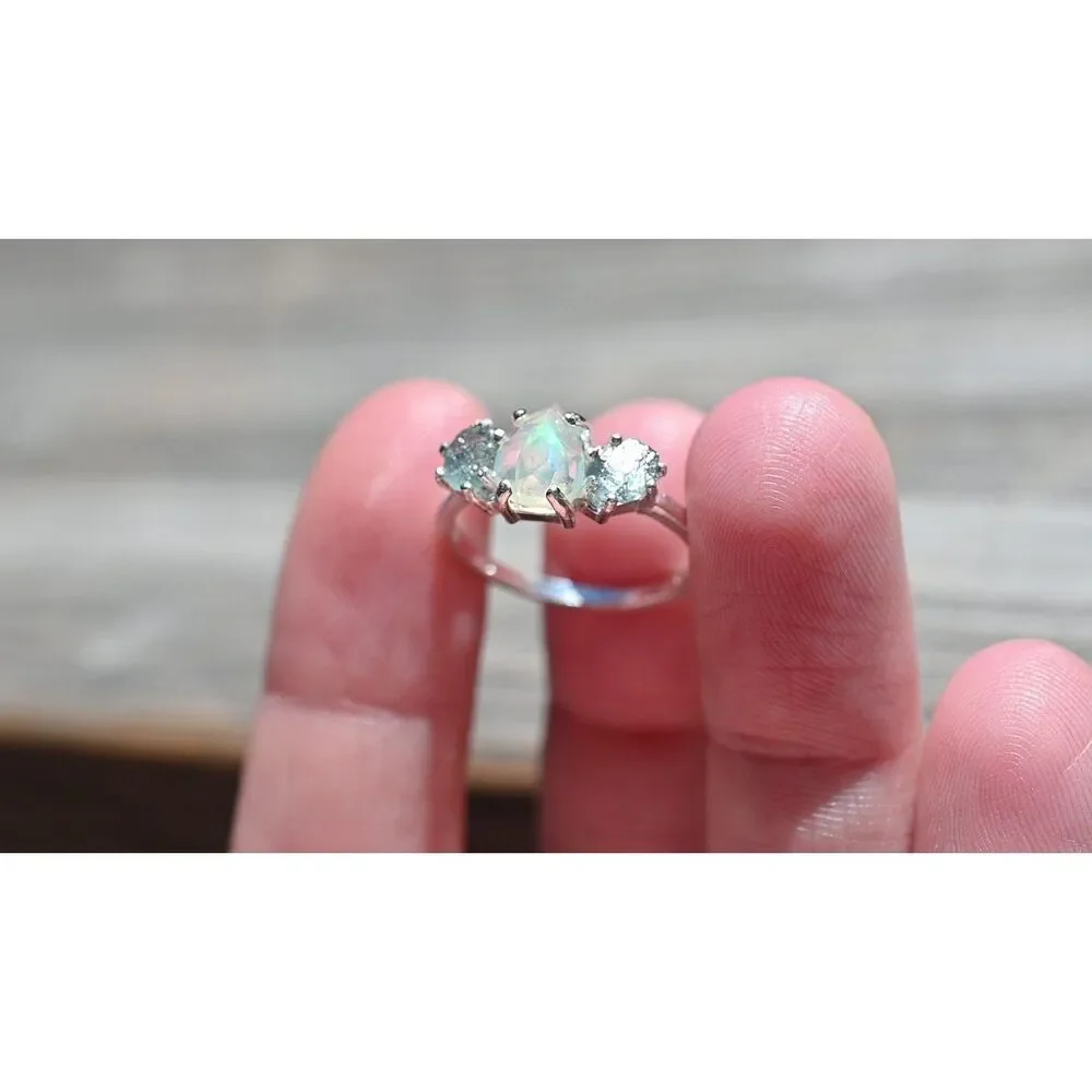 Avello this ring